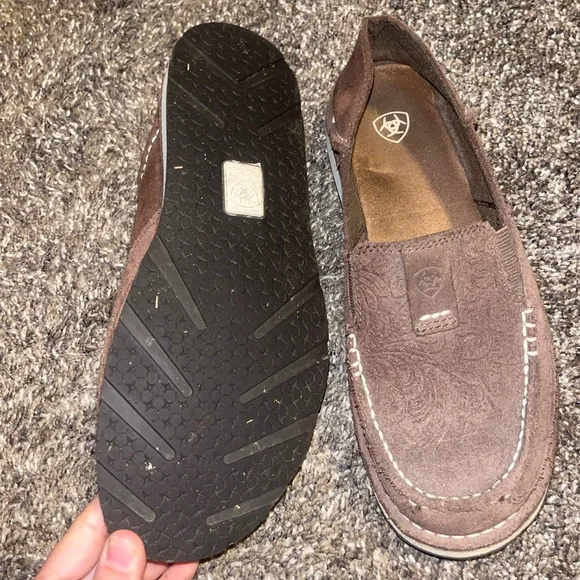 Ariat Cruisers - Picture 2 of 3